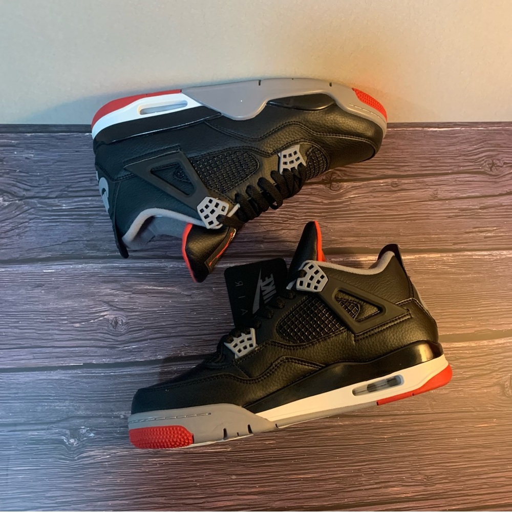 Air Jordan 4 Black/red Size 8.5 Man’s - brand new with tags